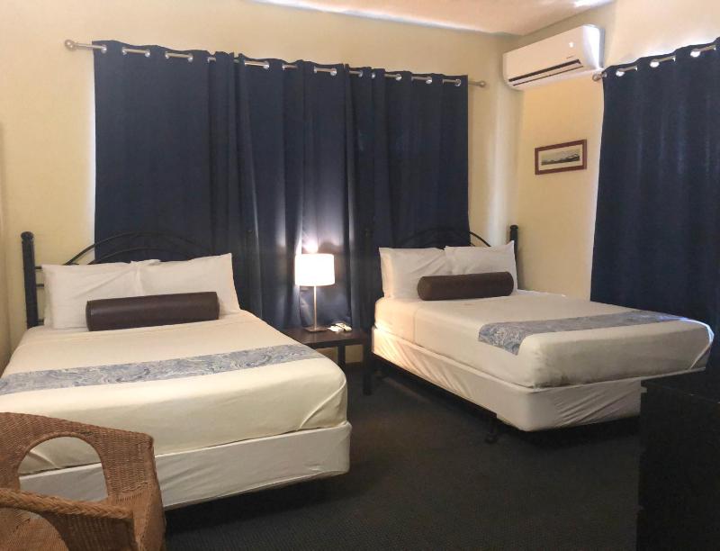 Standard Double Room with Two Double Beds image 2