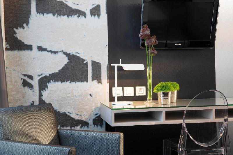 Deluxe Double or Twin Room image 4