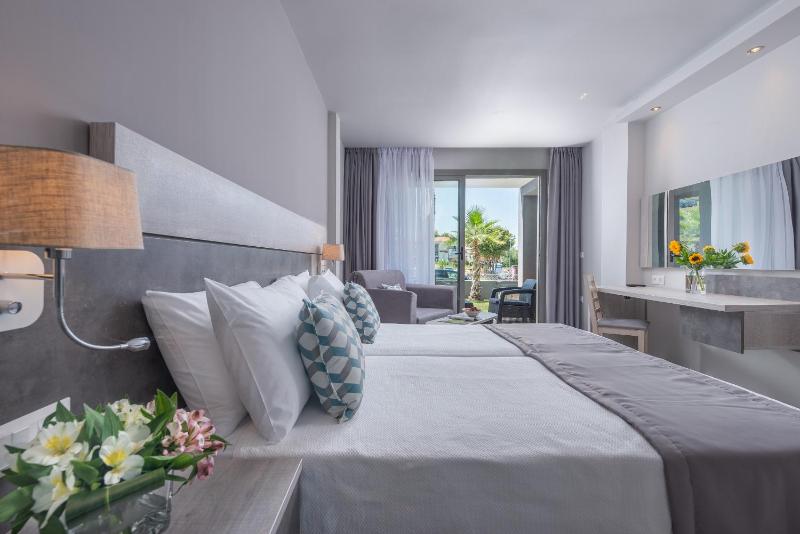 Superior Double or Twin Room with Garden View image 1