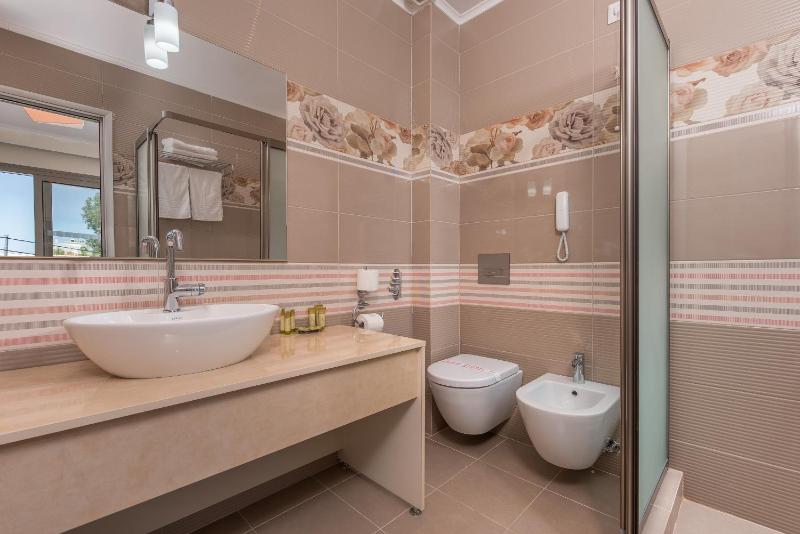 Executive Suite image 2