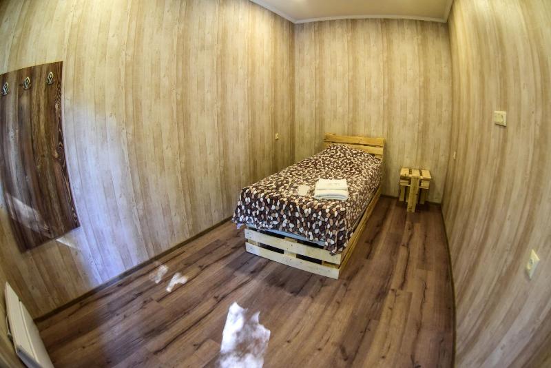 Single Room with Shared Bathroom image 1