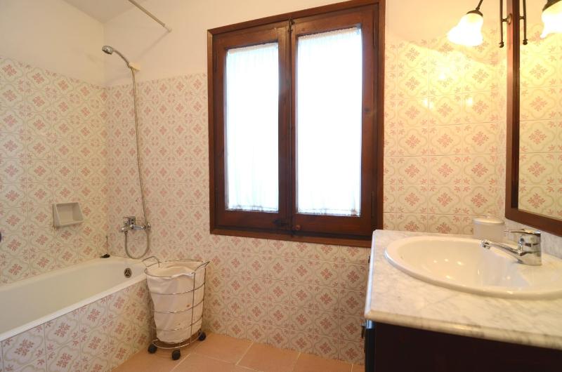 Three-Bedroom House image 4