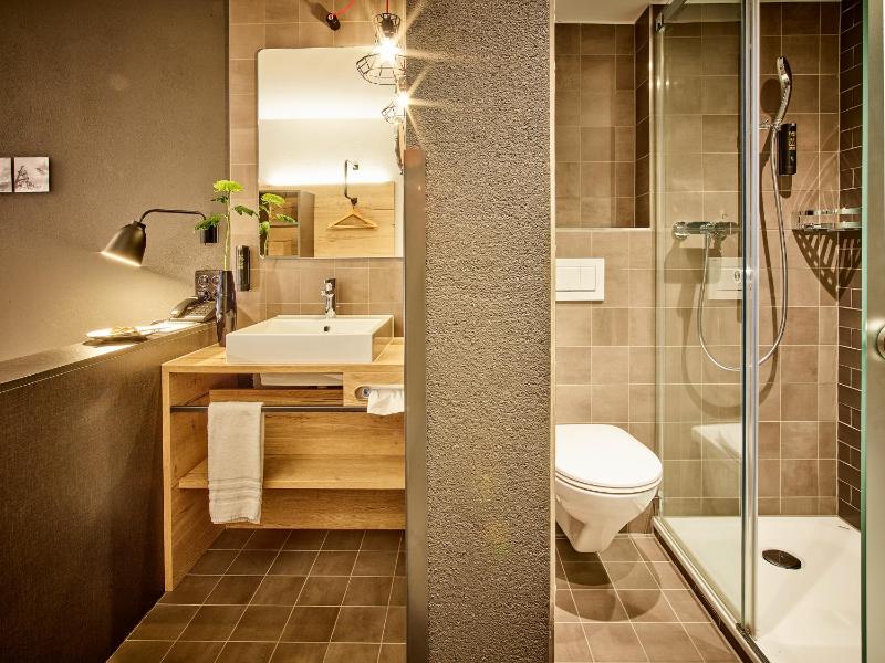 Standard Single Room image 3