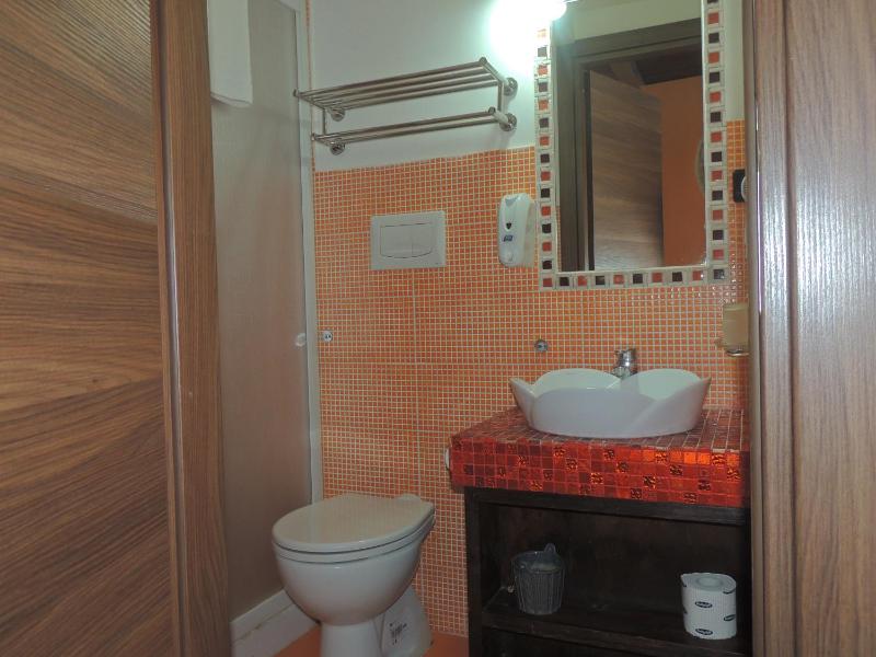 All'Ombra Del Noce B&B - image 3