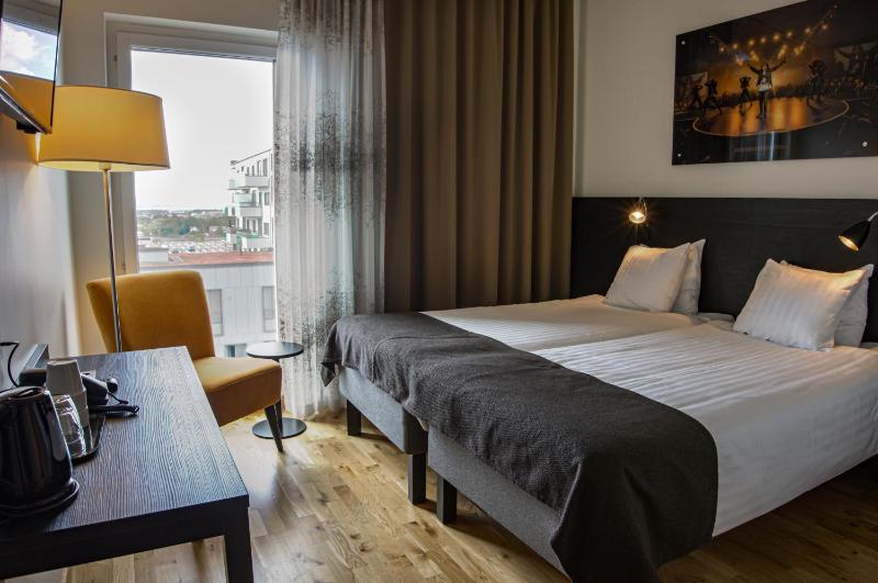 Basic Double or Twin Room image 1