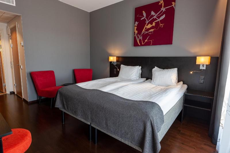 Premium King Room - Non-Smoking image 3