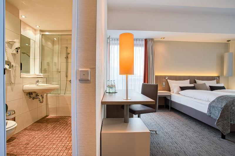Superior Double Room image 3