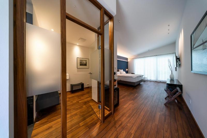 Deluxe Room image 4