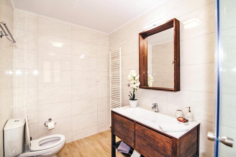 Three-Bedroom Villa image 4