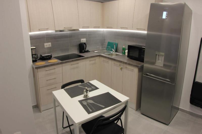 One-Bedroom Apartment image 3