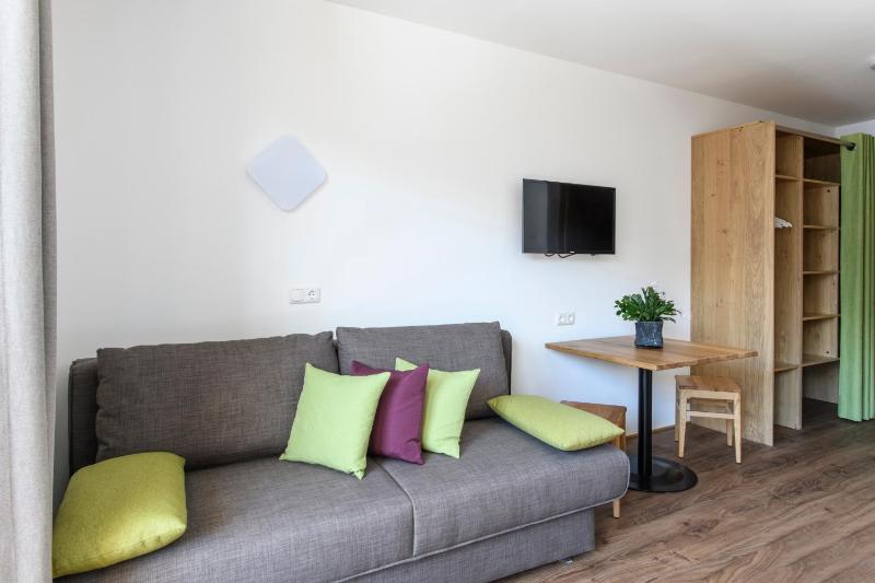 Double Room with Balcony image 3
