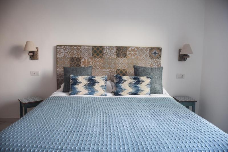 Double Room with Balcony and Sea View image 3