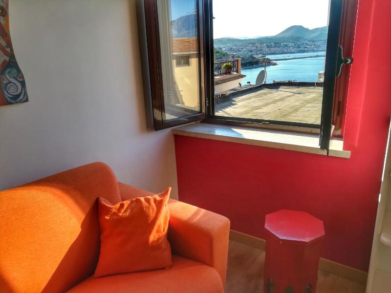 Casa Belvedere vista mare nel centro storico - image 46