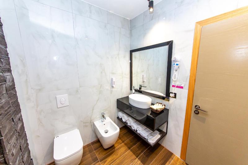 Deluxe Quadruple Room with window/No view - Ground Floor image 2