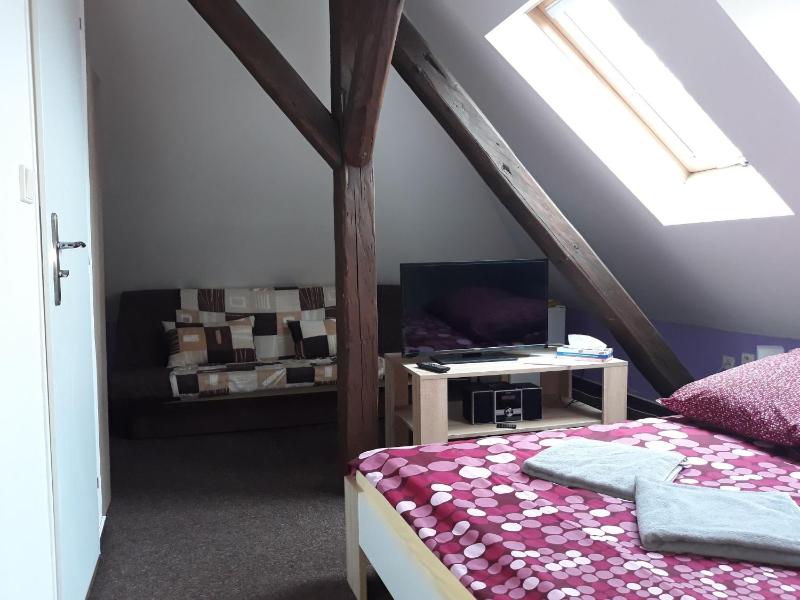 Deluxe Double Room with Extra Bed image 3
