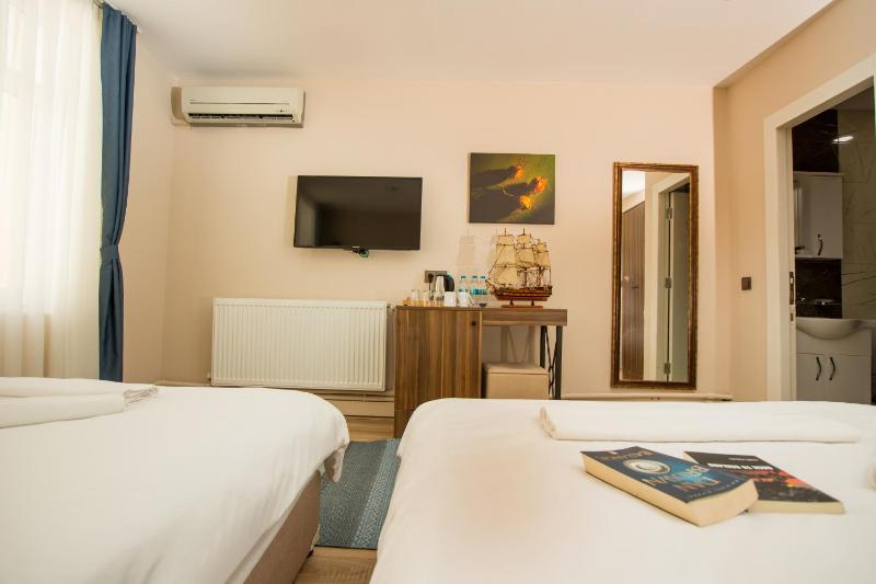 Family Room image 1