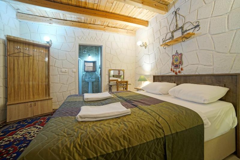 Double Room with Private Bathroom image 2