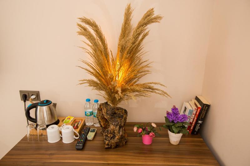 Family Room image 3