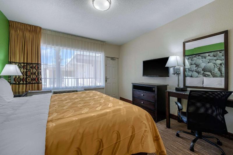 King Room with Ocean View image 3