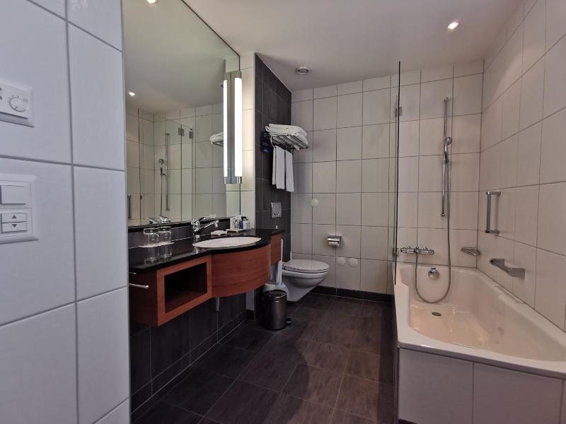 Junior Suite with Balcony image 2