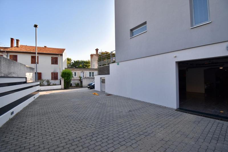 Amazing luxury apartment 200 m from the beach - image 6