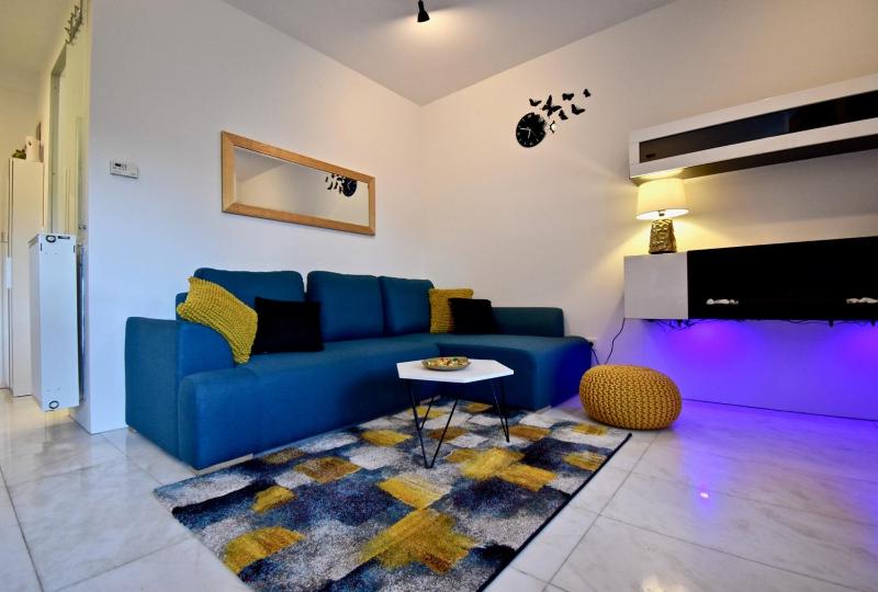 Amazing luxury apartment 200 m from the beach - image 36