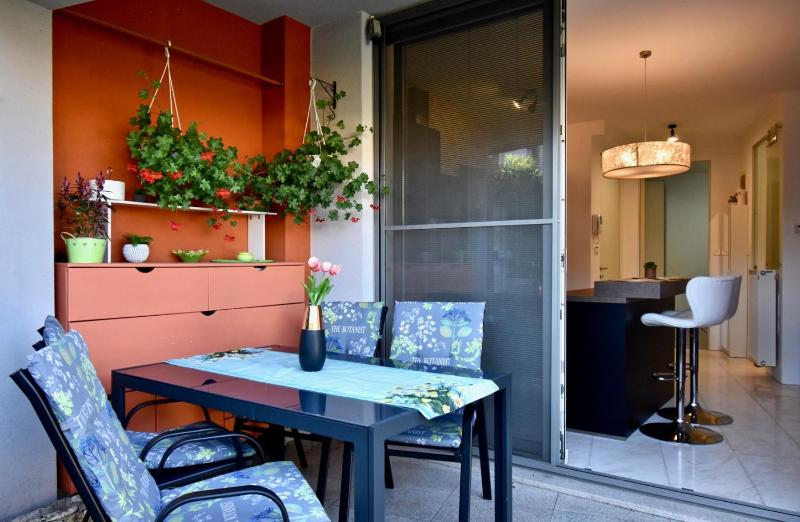 Amazing luxury apartment 200 m from the beach - image 32