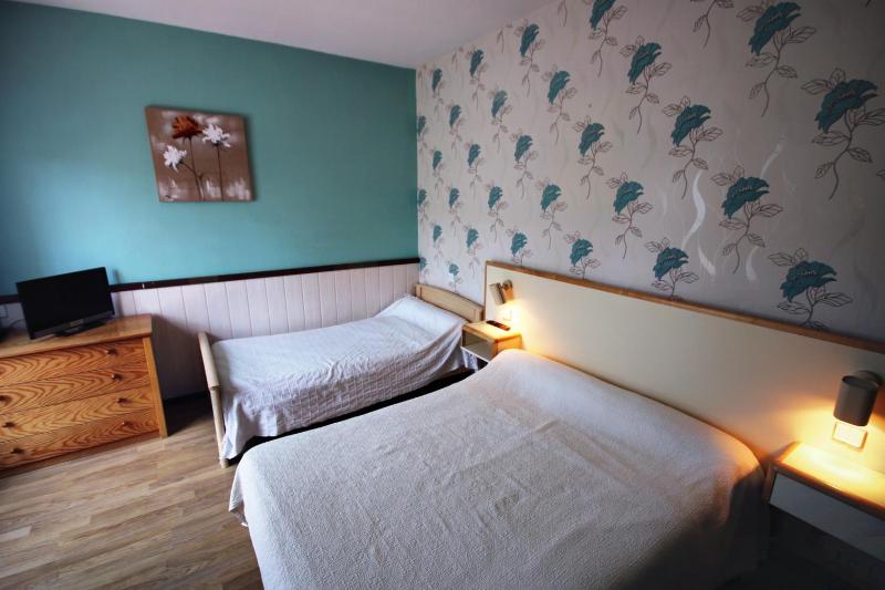 Standard Triple Room image 1