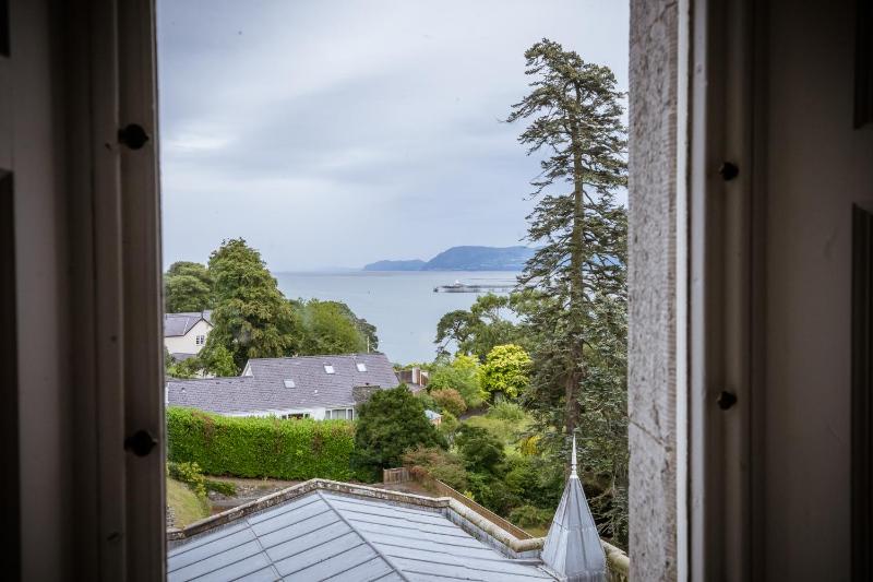 Sea View Double Room image 4