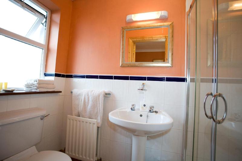 Double Room image 3