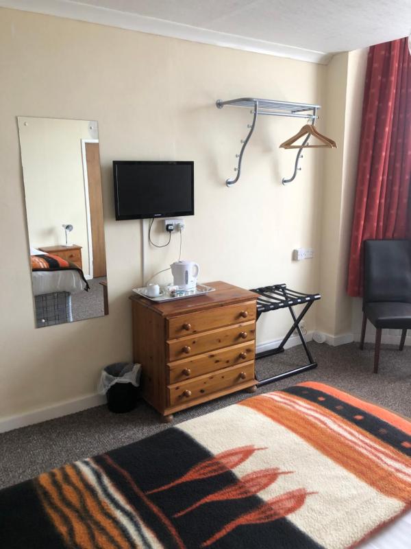 Single Room image 4