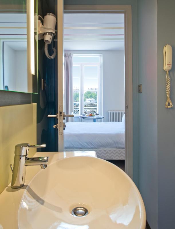 Standard Room with 2 Single Beds - Breakfast included image 3