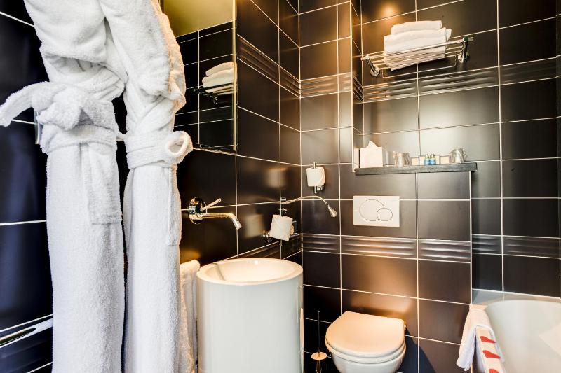 Deluxe Double Room image 2