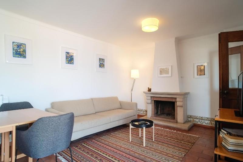 Two-Bedroom Apartment with Terrace and Sea View - Rua do Recolhimento 48 image 3