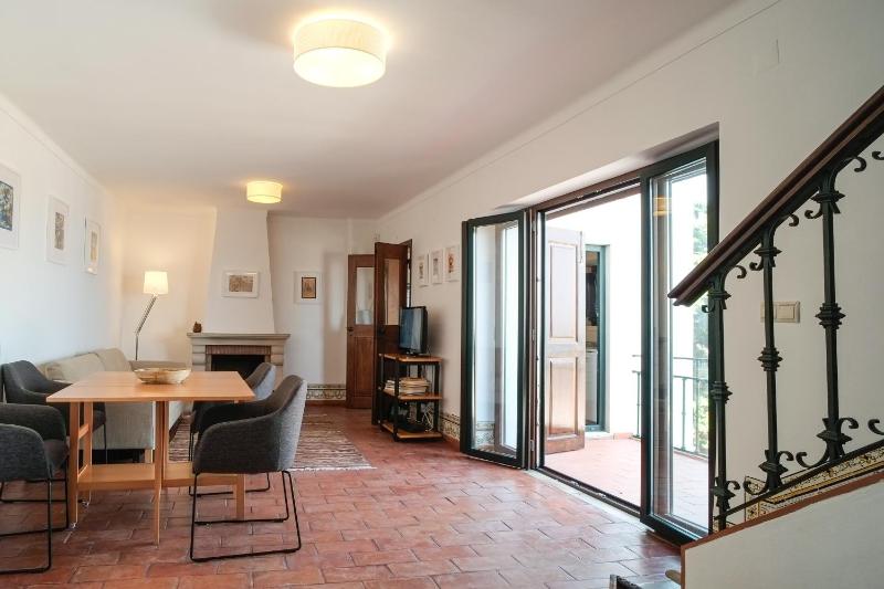 Two-Bedroom Apartment with Terrace and Sea View - Rua do Recolhimento 48 image 2