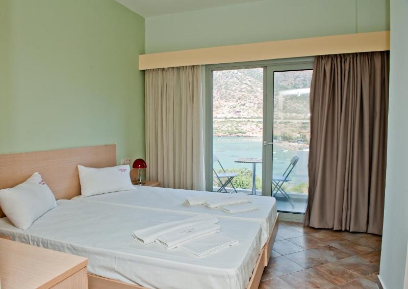 Standard Double Room image 1