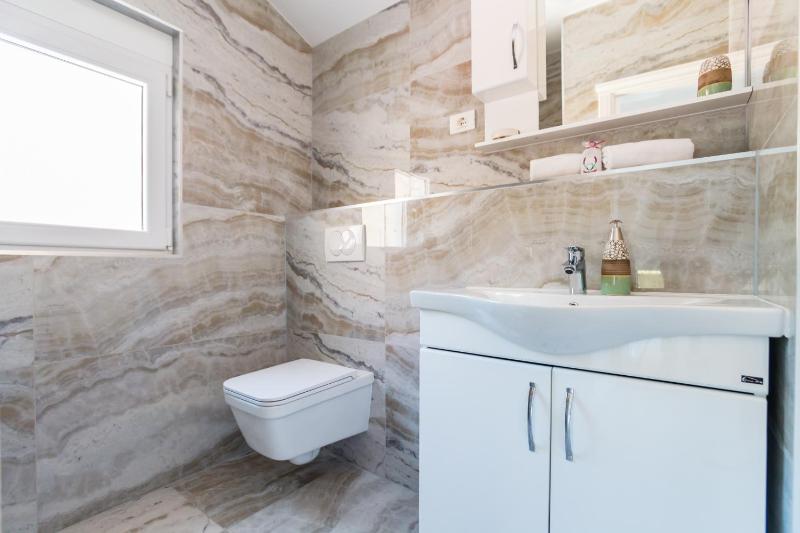 Deluxe Villa image 3