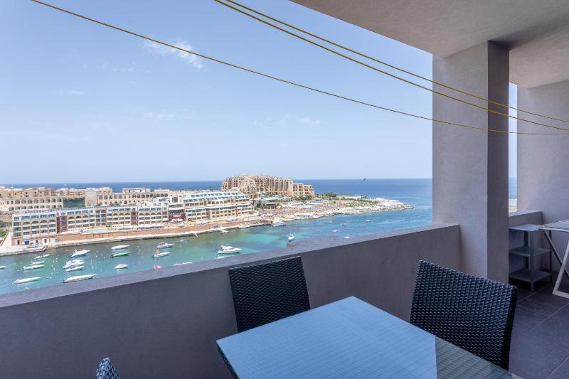 Two-Bedroom Apartment with Terrace and Sea View image 3
