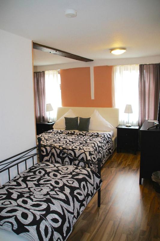 Standard Triple Room image 1