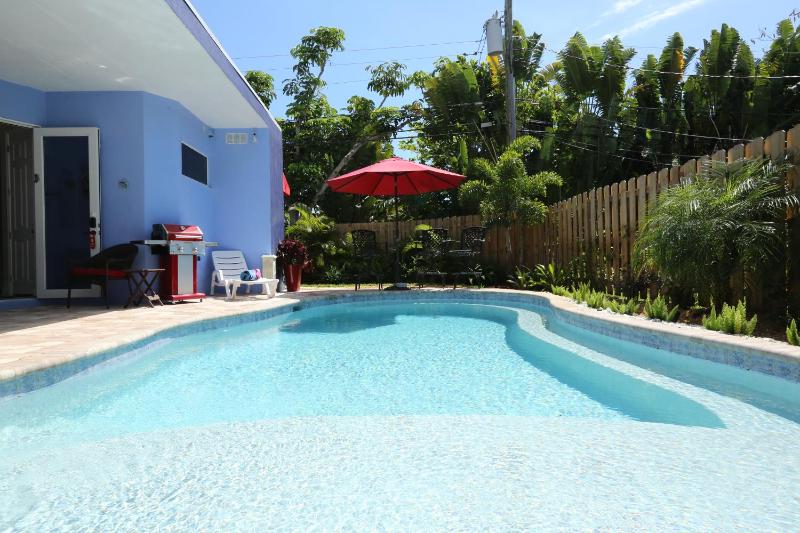 Fantasy Island Inn Caters to Men - image 15