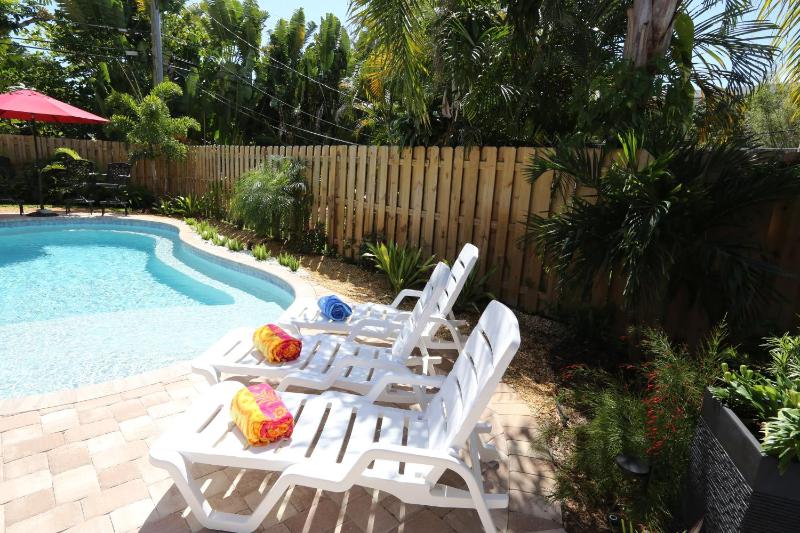 Fantasy Island Inn Caters to Men - image 12
