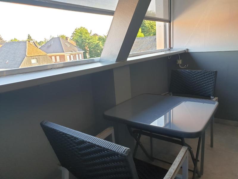 Deluxe Double Room with Balcony image 2
