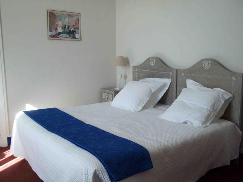 Triple Room with Shower image 1