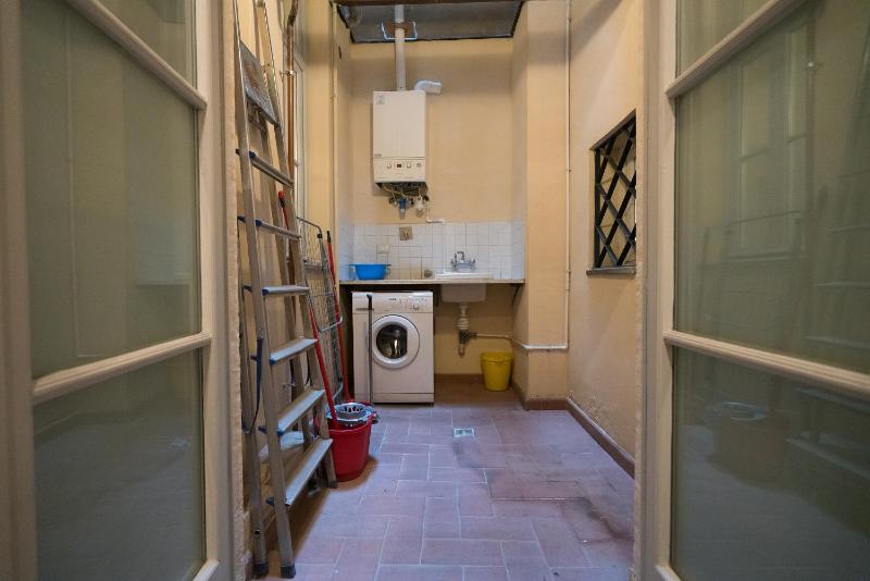 One-Bedroom Apartment image 2