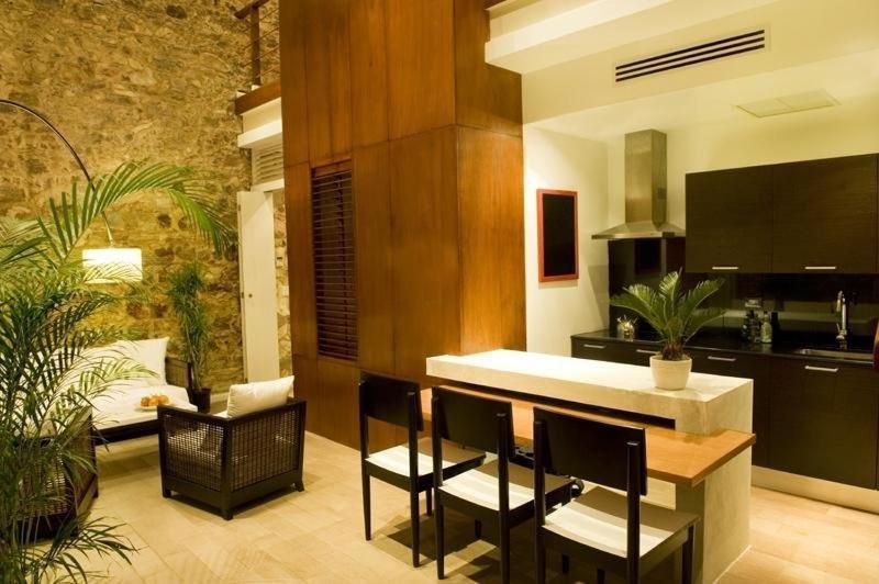 Amazing SUITE in Casco Antiguo - image 12