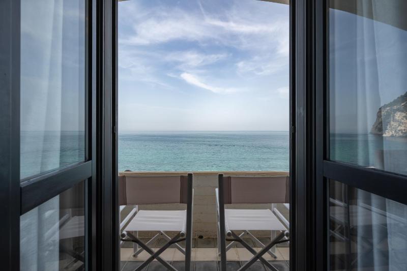 Standard Double or Twin Room with Sea View image 3