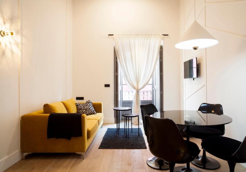 Superior Two bedroom Apartment with Terrace image 3