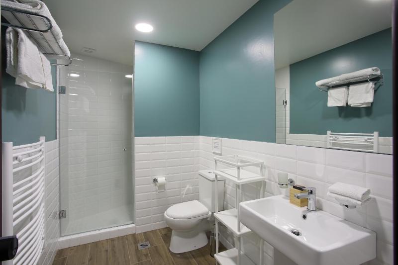 Superior Double or Twin Room with City View image 3
