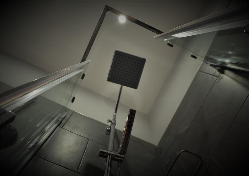 Double Room with Private Bathroom image 3