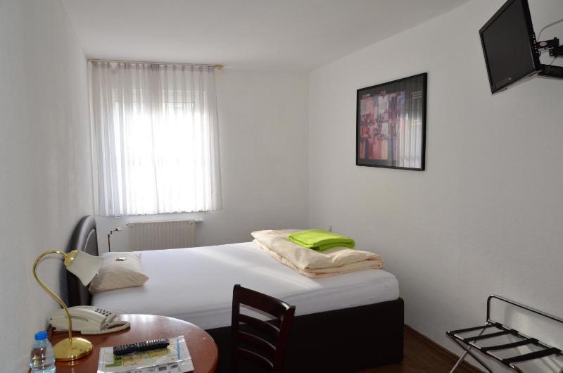 Comfort Single Room image 3